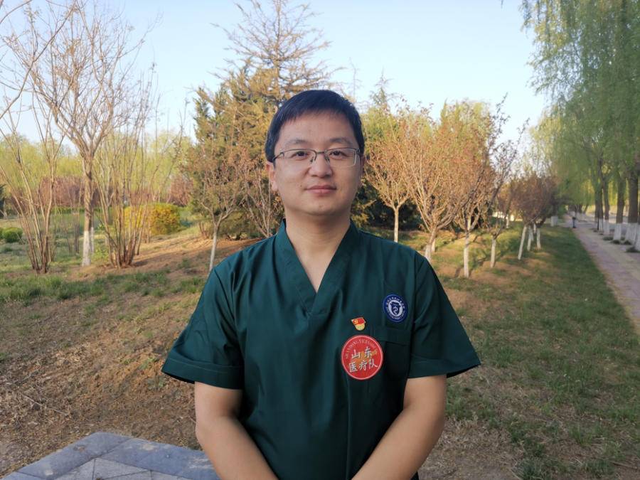 包含青少年篮球抗疫行动中扮演“健康守护者”角色的词条